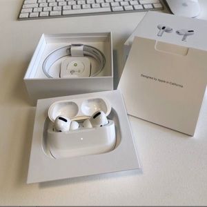 COPY - Apple Airpods Pro 2nd Generation With Wireless MagSafe Charging